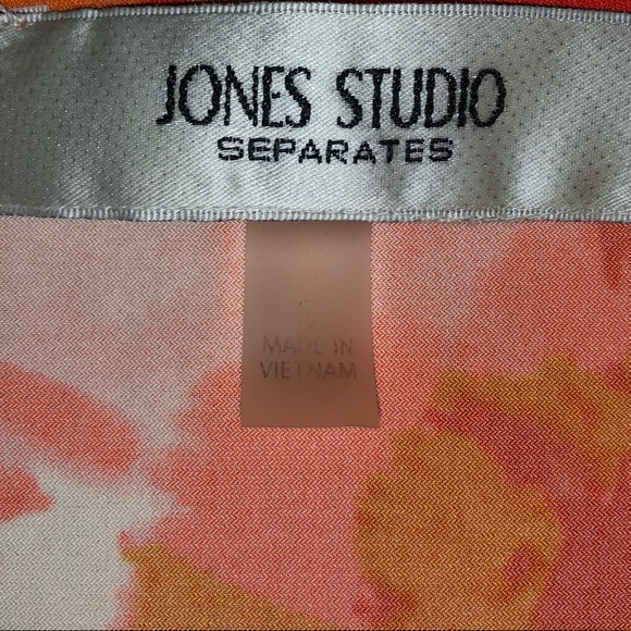 Jones Studio Separates Floral Top - Picture 3 of 4
